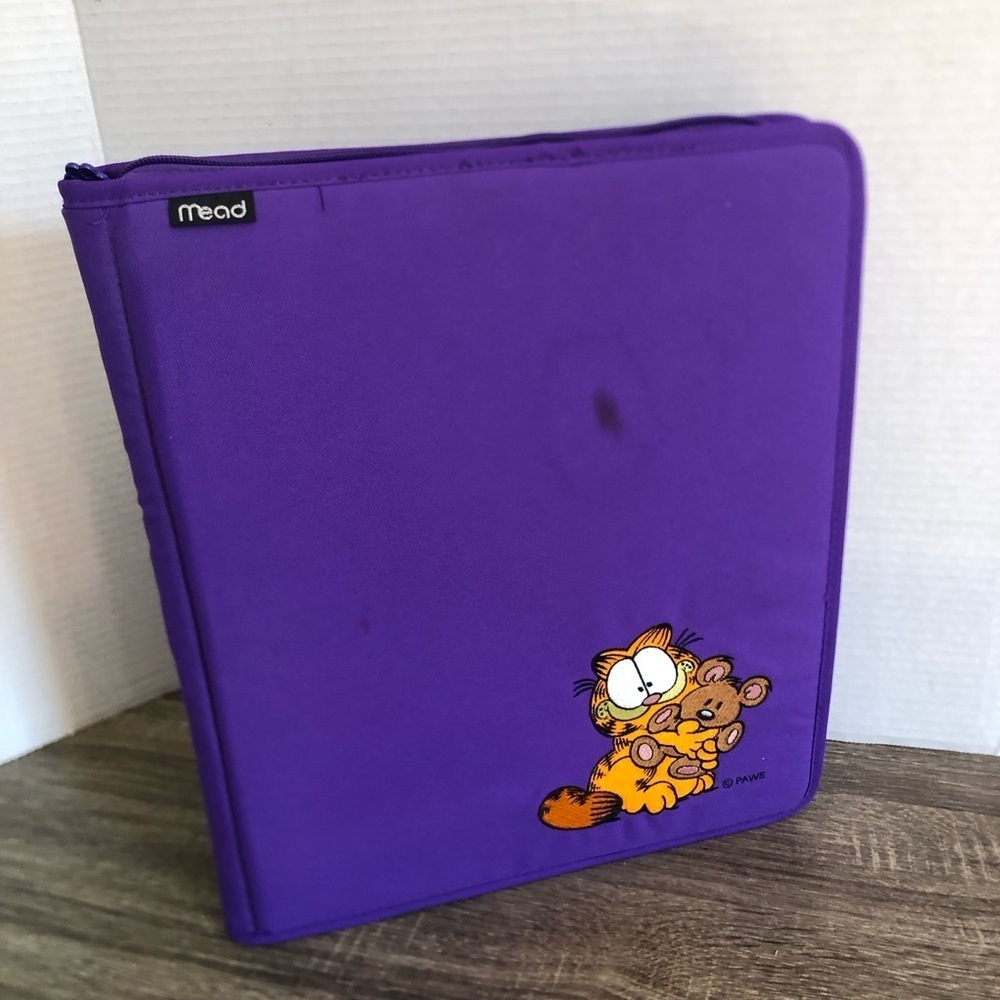 Vtg 90s Embroidered Garfield Binder